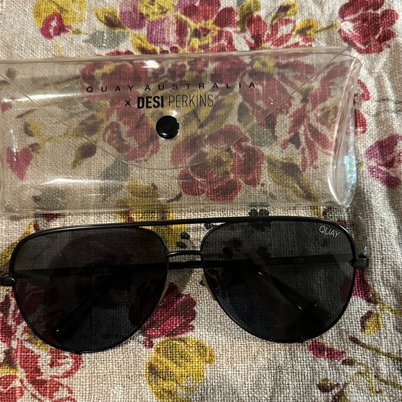 Quay Australia Black Aviator Sunglasses- High Key - Picture 2 of 7
